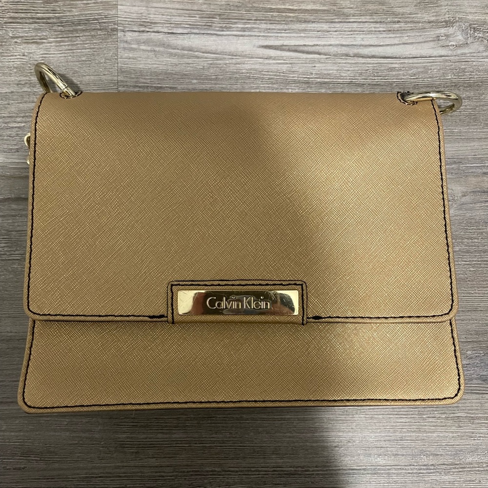 Calvin Klein cross-body bag. Rusty gold color. - Picture 2 of 5